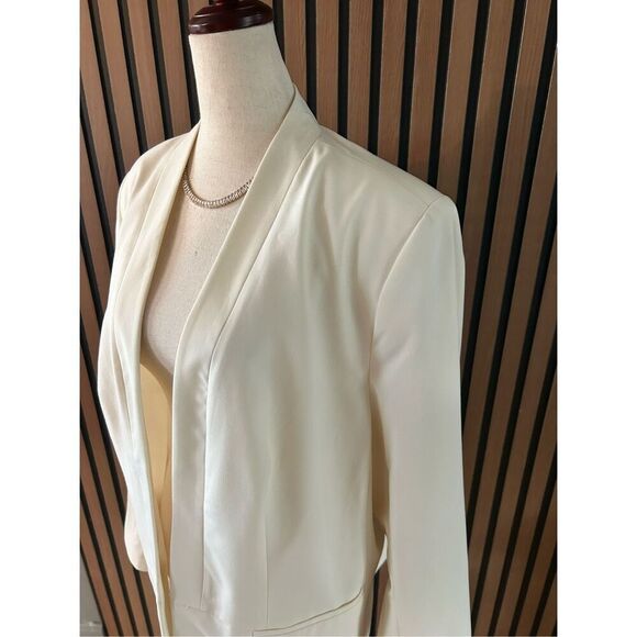 Lane Bryant cream blazer no buttons size 18 or xl - Picture 3 of 6